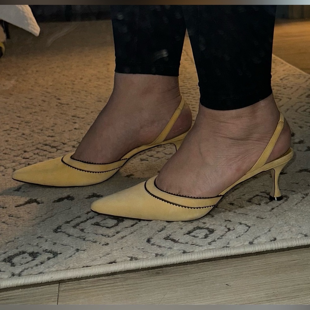 Manolo Blahnik Brontiasli Yellow Pointed-Toe Slingback Suede Pumps - Picture 11 of 11